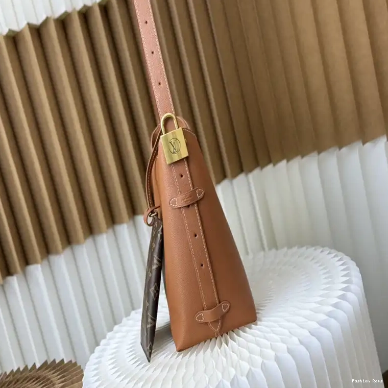 Fashion Reps Bags LV 2408YA0081 0601